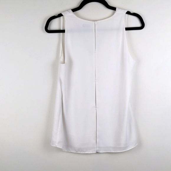 ARITZIA Babaton Maddox Blouse White Flowy Top XS Maddox Is A Sleeveless Blouse - Picture 8 of 9